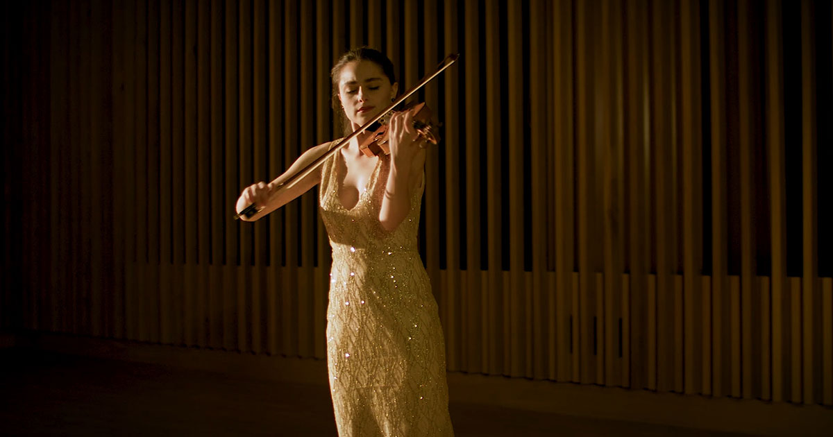 Esther-Abrami-Violinist